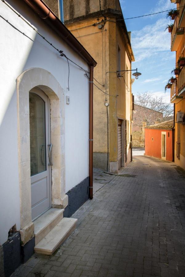 Il Piccolo Loft Holiday Home Палацоло Акрейде Екстериор снимка